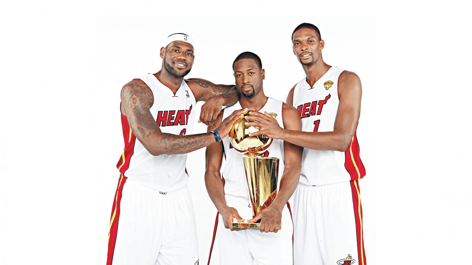 WTT冠军赛最新形势：广东男篮高居榜首，AC米兰强势追赶，冠军归属成迷